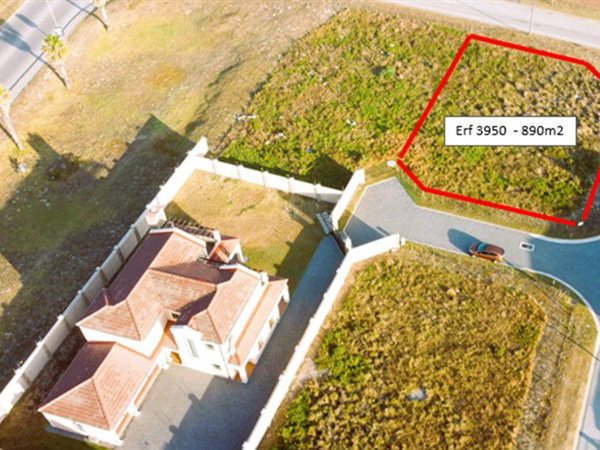 890 m² Land available in Summerstrand