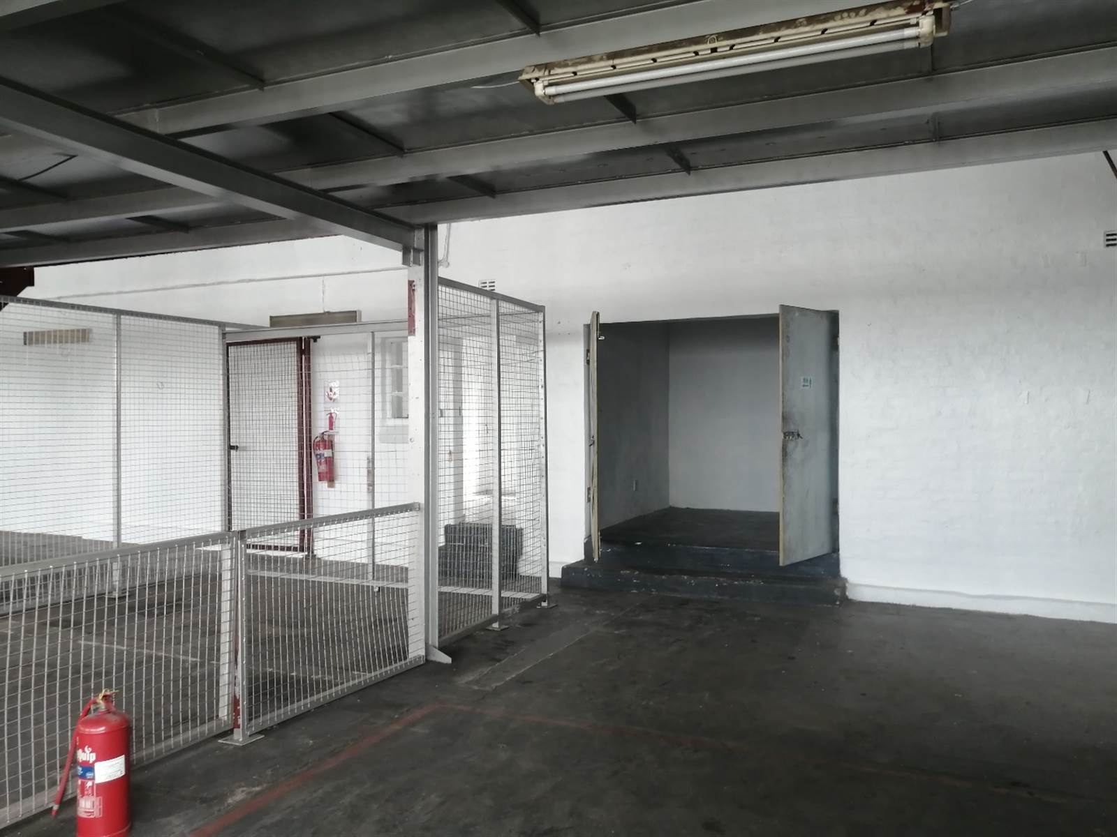 1000  m² Commercial space in Eastleigh photo number 13