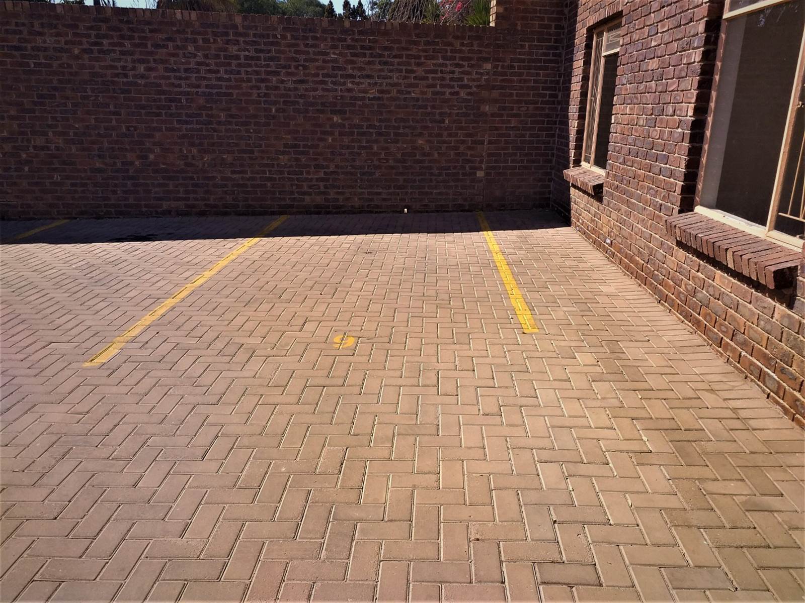 674  m² Commercial space in Polokwane Central photo number 5