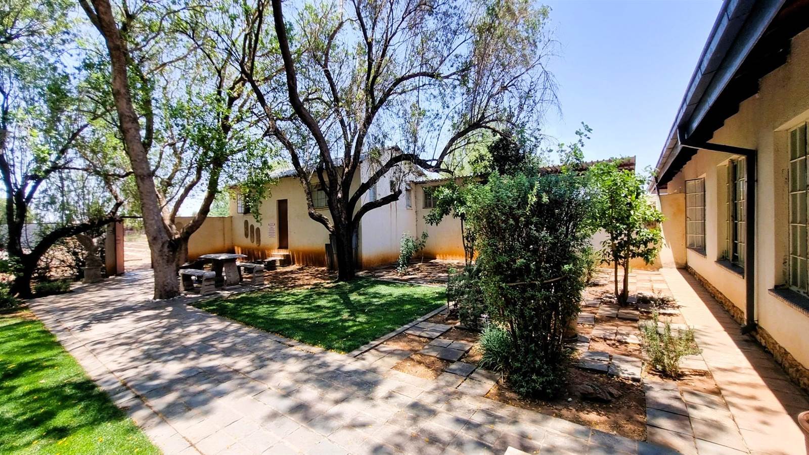 3 Bed House in Mafikeng photo number 12