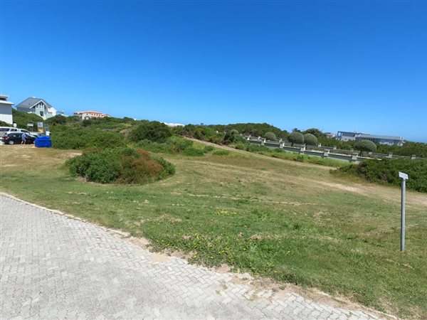 909 m² Land available in Cola Beach