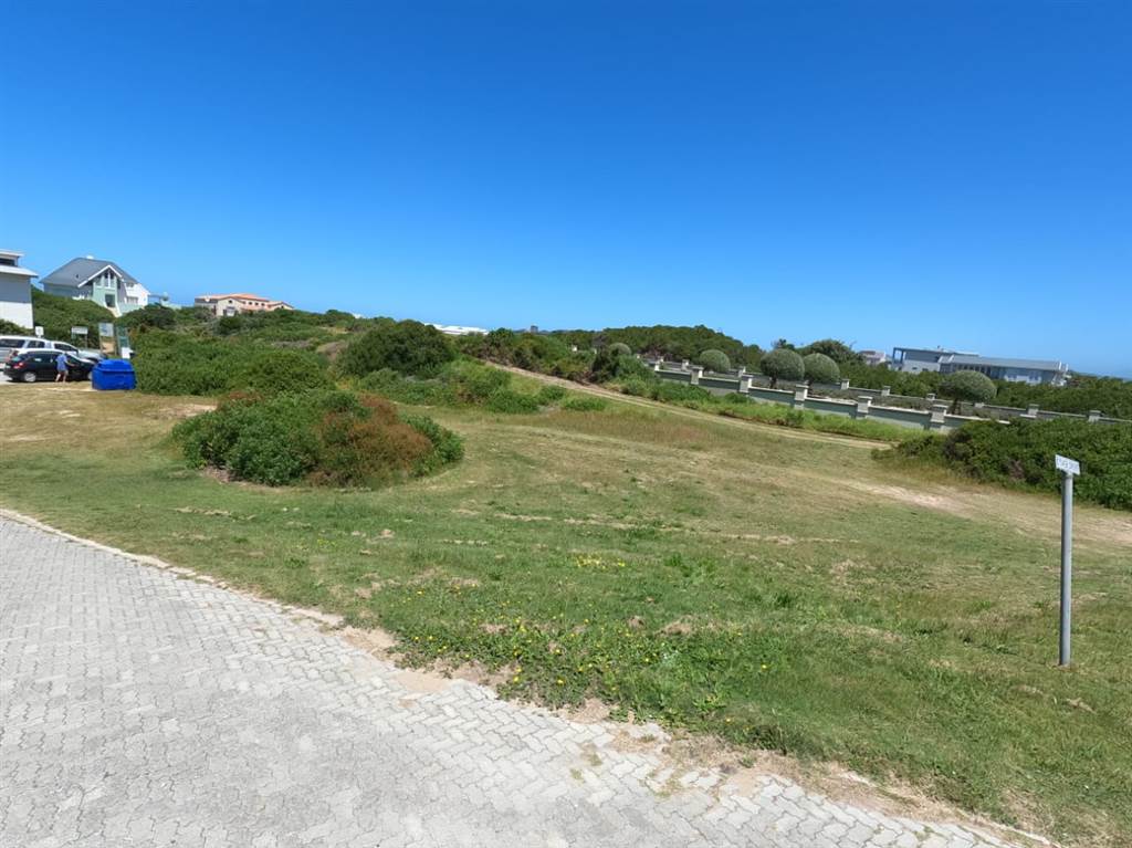 909 m² Land available in Cola Beach photo number 1