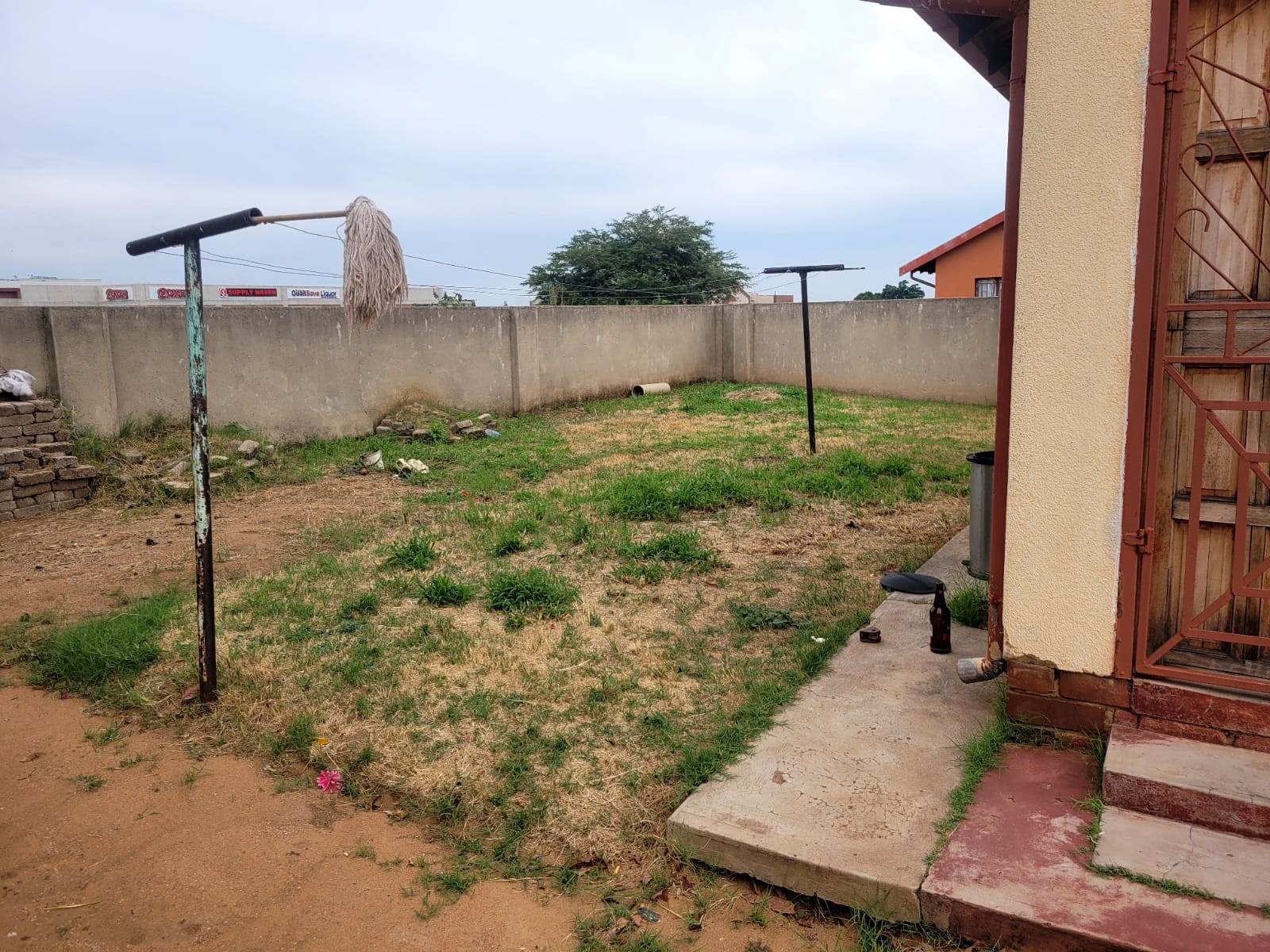 2 Bed House in Tlhabane photo number 9