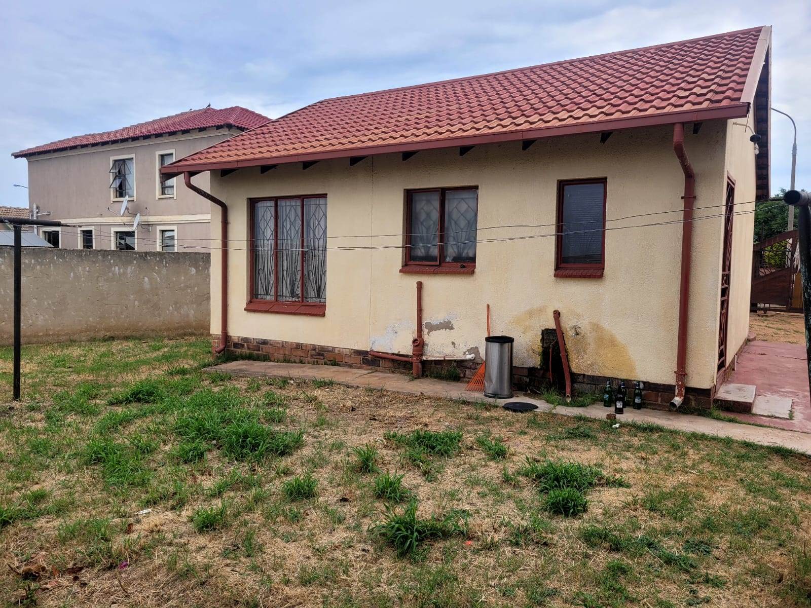 2 Bed House in Tlhabane photo number 5