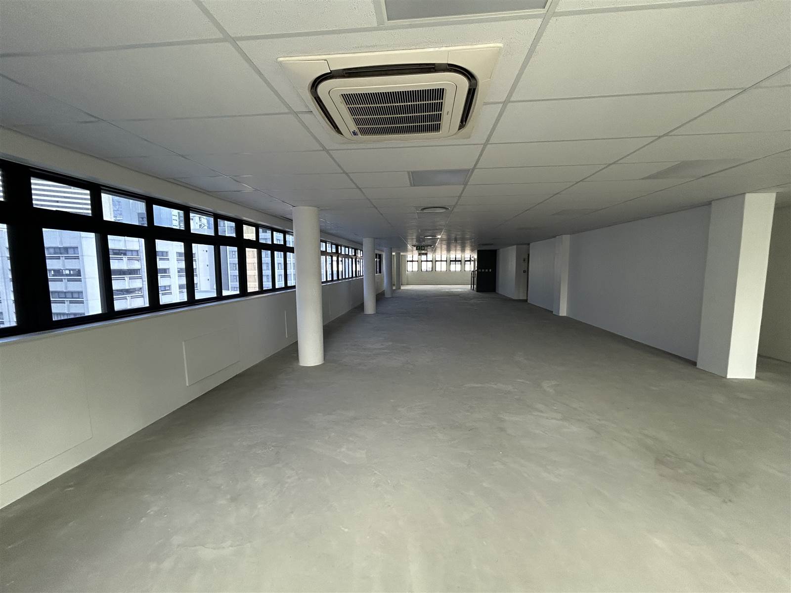 335  m² Commercial space in Cape Town City Centre photo number 9