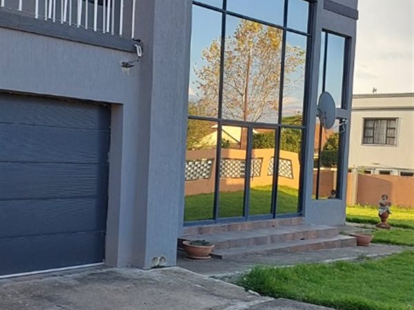 4 Bedroom House 4 Bedroom House