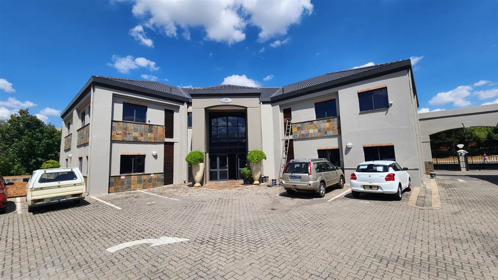 330  m² Commercial space in Centurion CBD photo number 10
