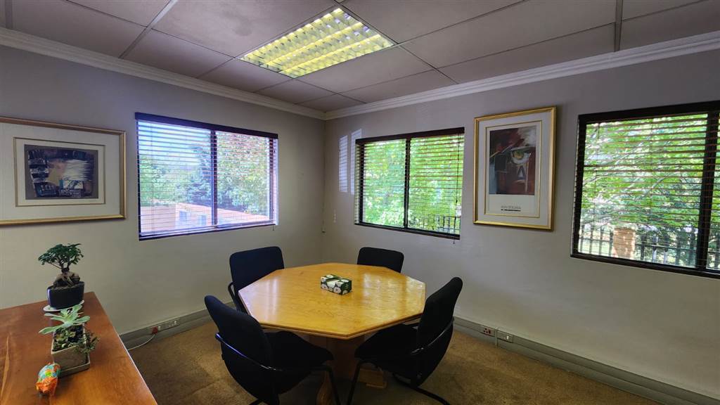 330  m² Commercial space in Centurion CBD photo number 8
