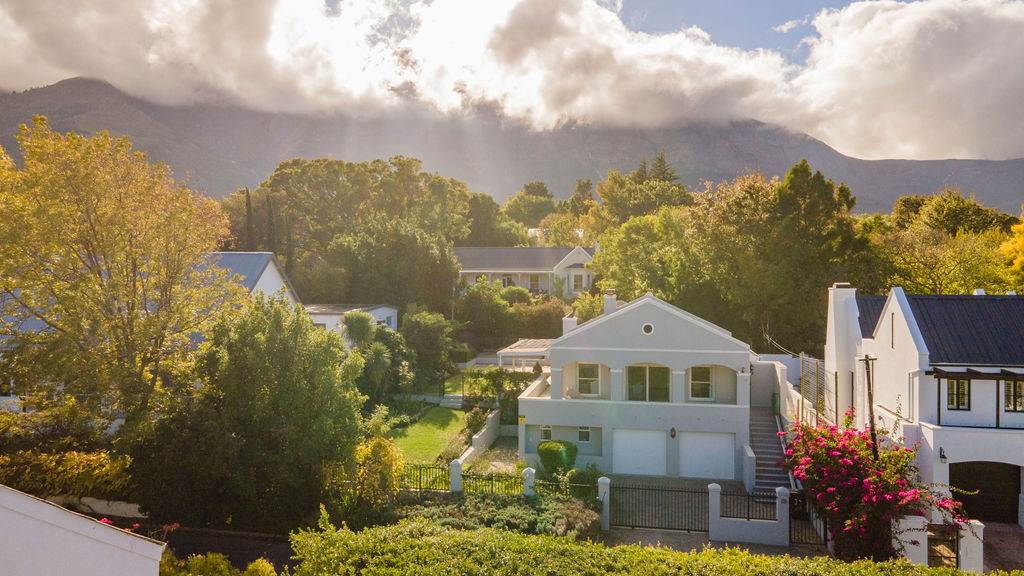 2 Bed House in Franschhoek photo number 11