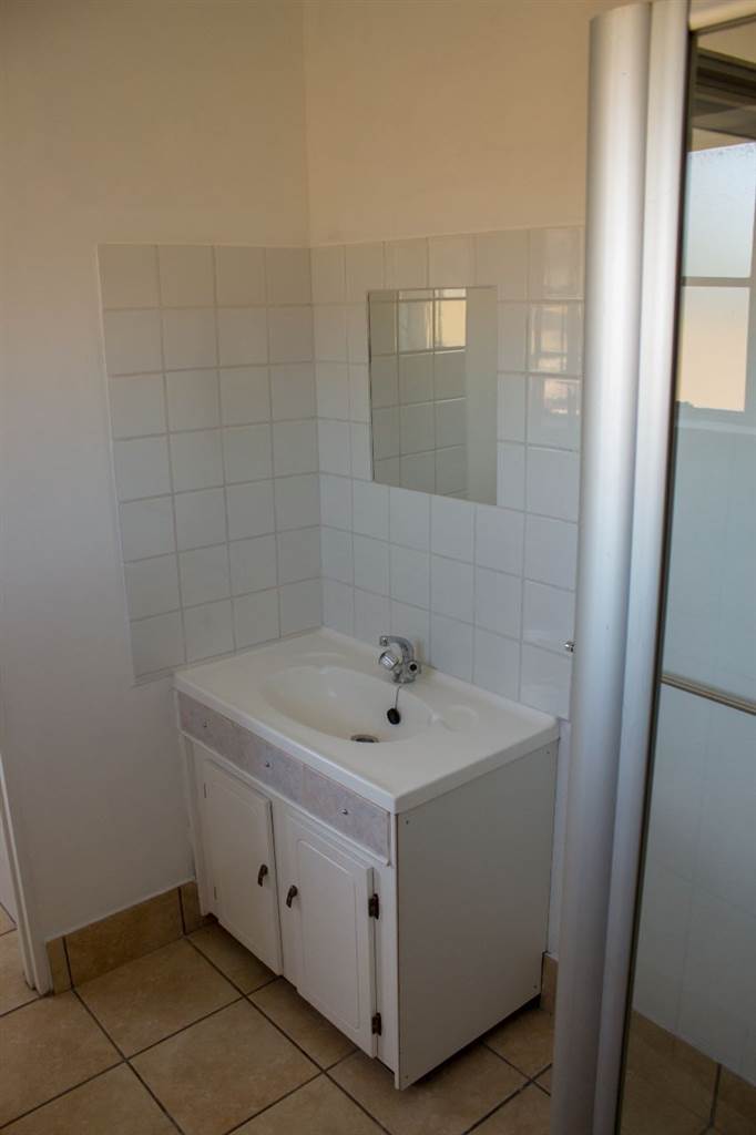 1 Bed Flat in Zesfontein AH photo number 2