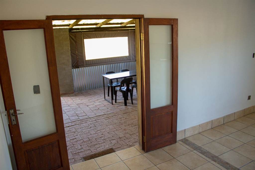1 Bed Flat in Zesfontein AH photo number 6