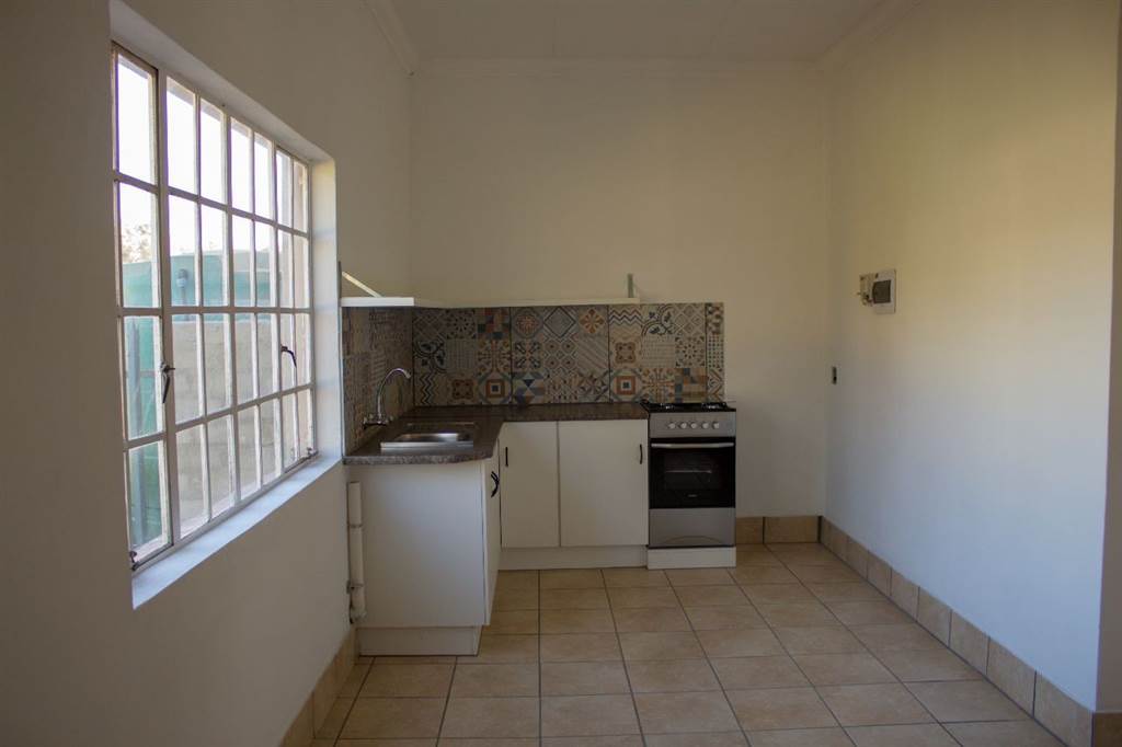 1 Bed Flat in Zesfontein AH photo number 4