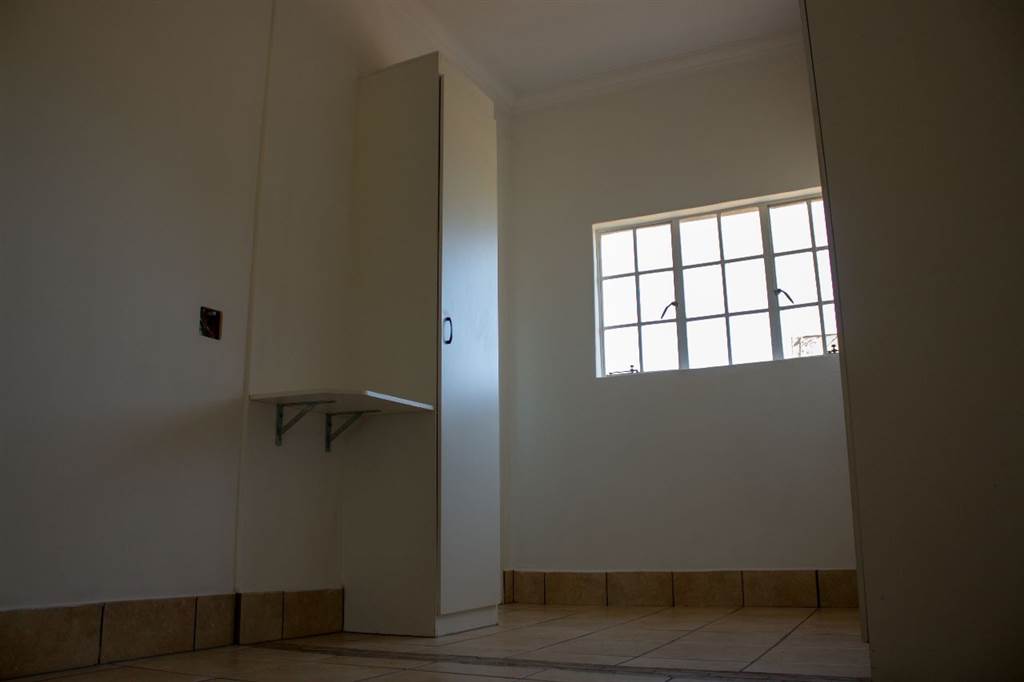 1 Bed Flat in Zesfontein AH photo number 7