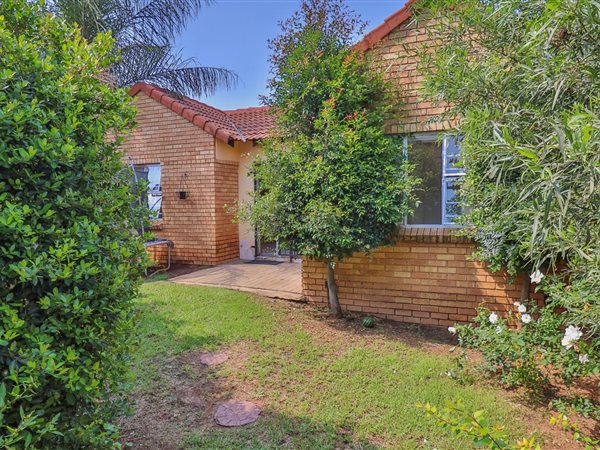 2 Bedroom Townhouse 2 Bedroom Townhouse