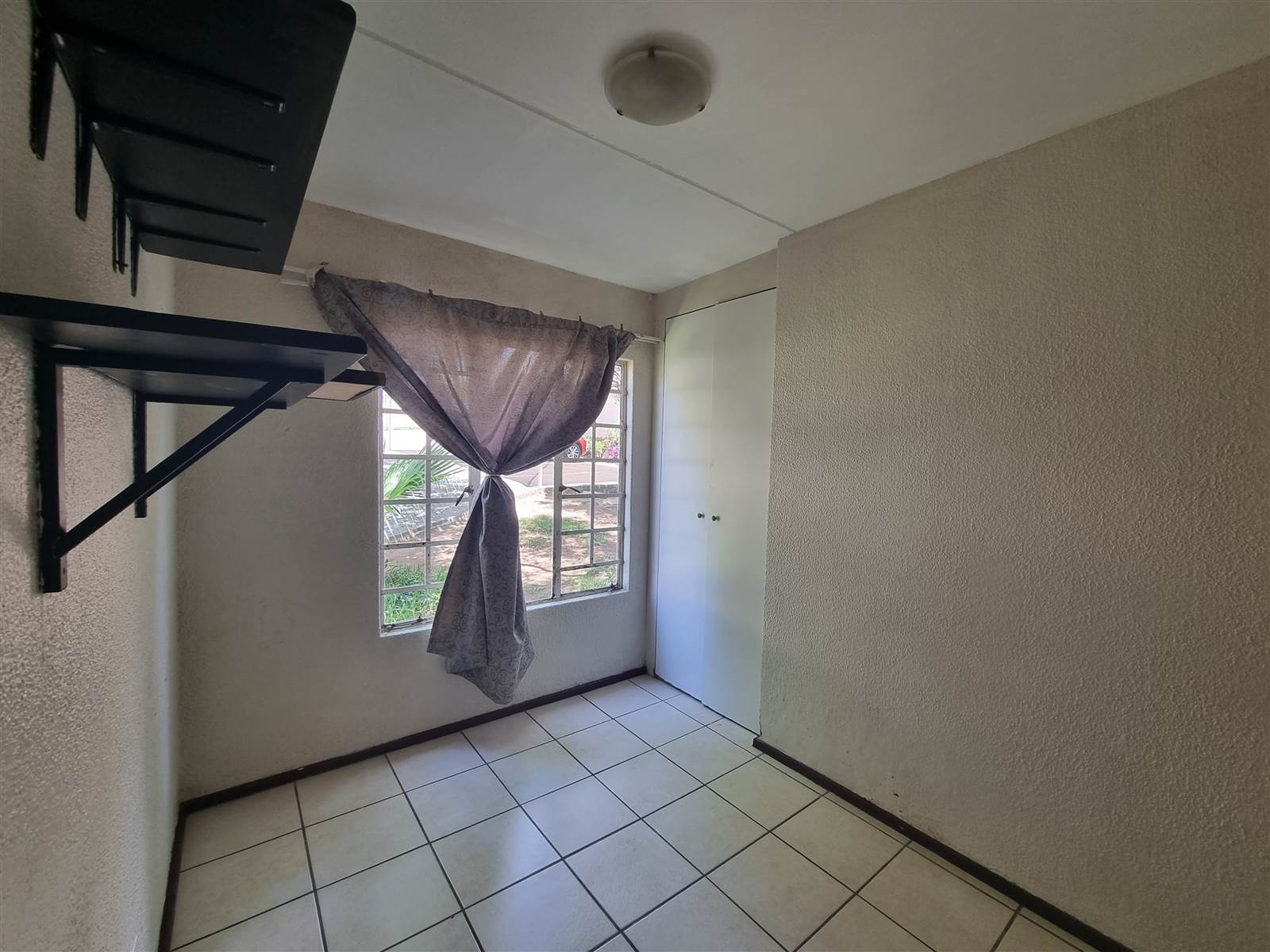 3 Bed Apartment in Lonehill photo number 13