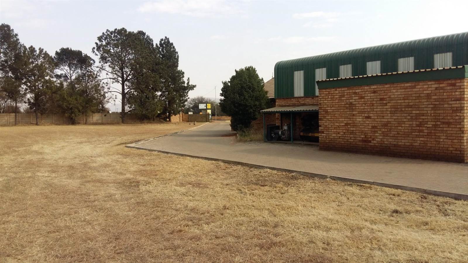 1.2  m² Commercial space in Zandfontein AH photo number 26