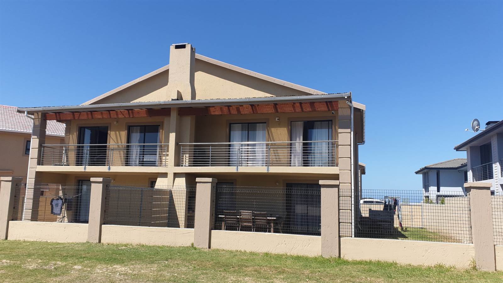 3 Bed Townhouse in Mossel Bay Ext 15 photo number 1
