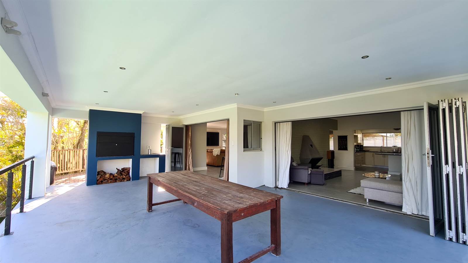 4 Bed House in Beacon Bay photo number 11