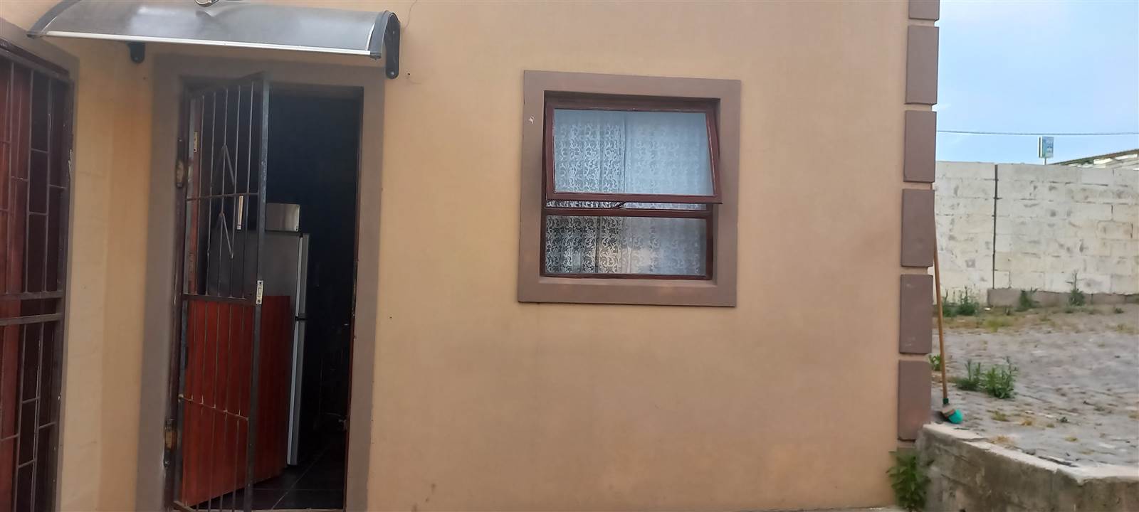 7 Bed House in Thembalethu photo number 12