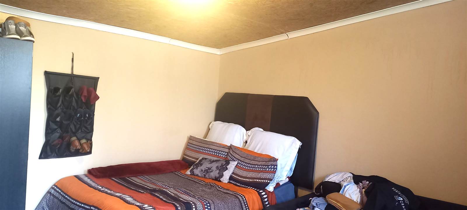 7 Bed House in Thembalethu photo number 4