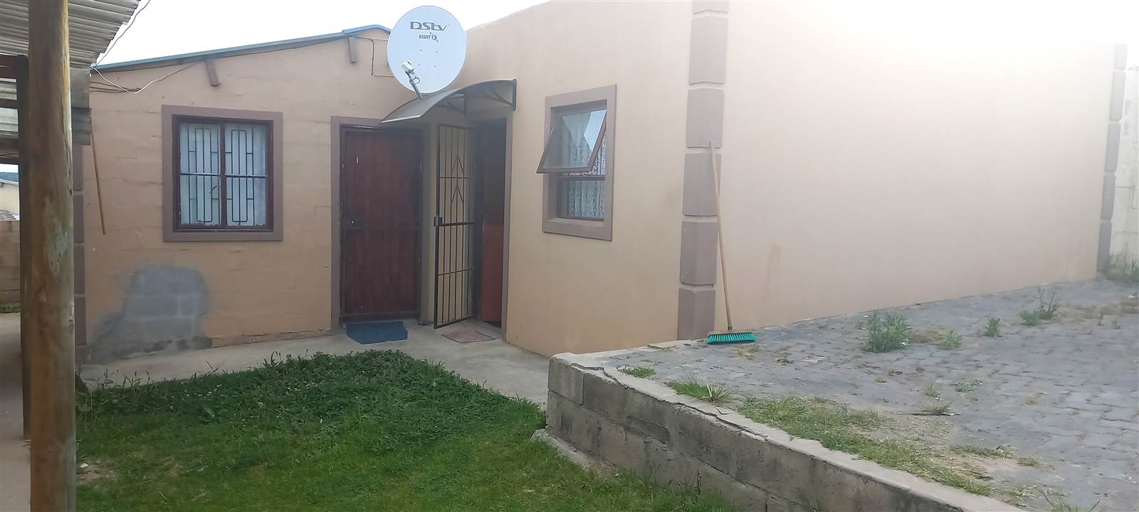 7 Bed House in Thembalethu photo number 7