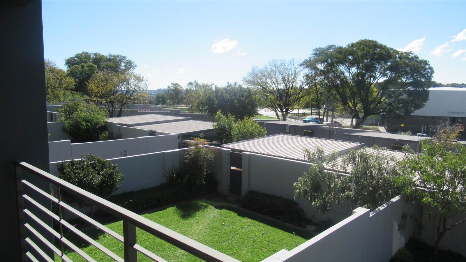3 Bed Townhouse in Lonehill photo number 11
