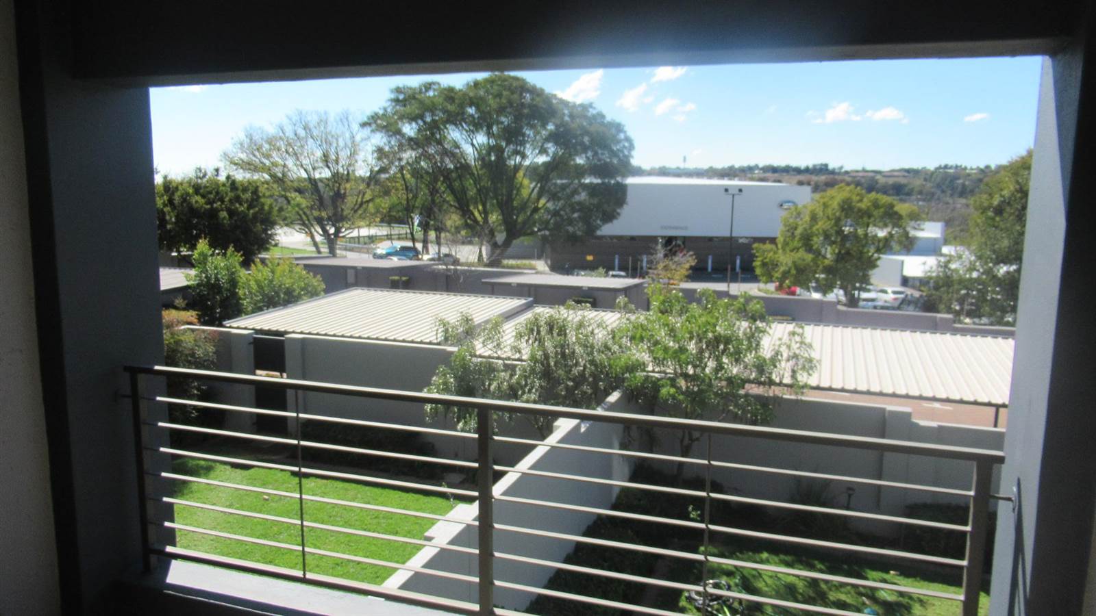 3 Bed Townhouse in Lonehill photo number 10