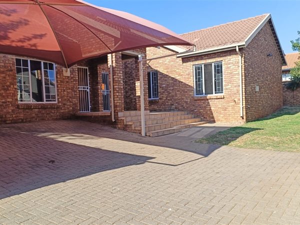 3 Bedroom House 3 Bedroom House
