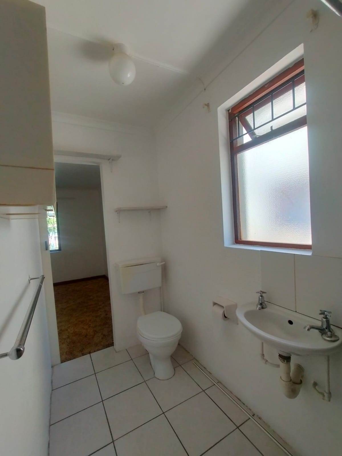 1 Bed Flat in Swellendam photo number 7