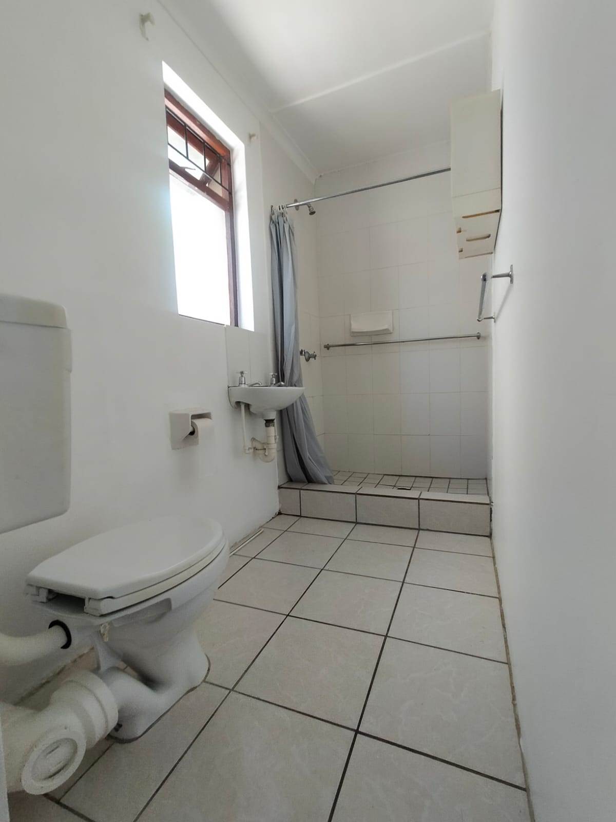 1 Bed Flat in Swellendam photo number 8