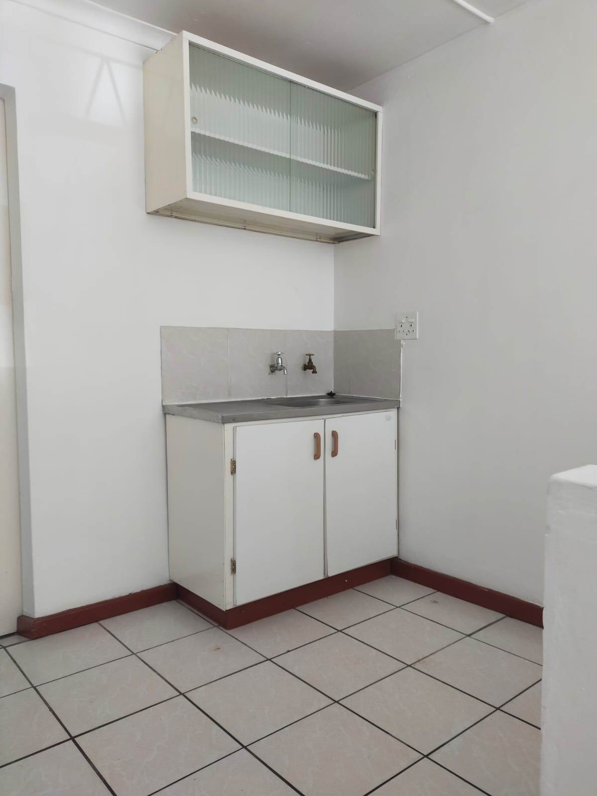 1 Bed Flat in Swellendam photo number 3
