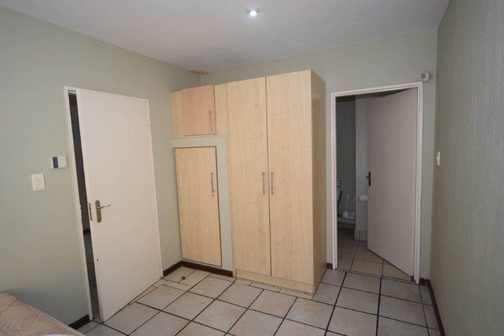 1 Bed Apartment in Nelspruit Central photo number 11