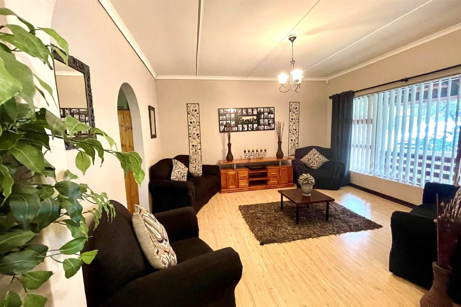 4 Bed House in Boskloof photo number 13