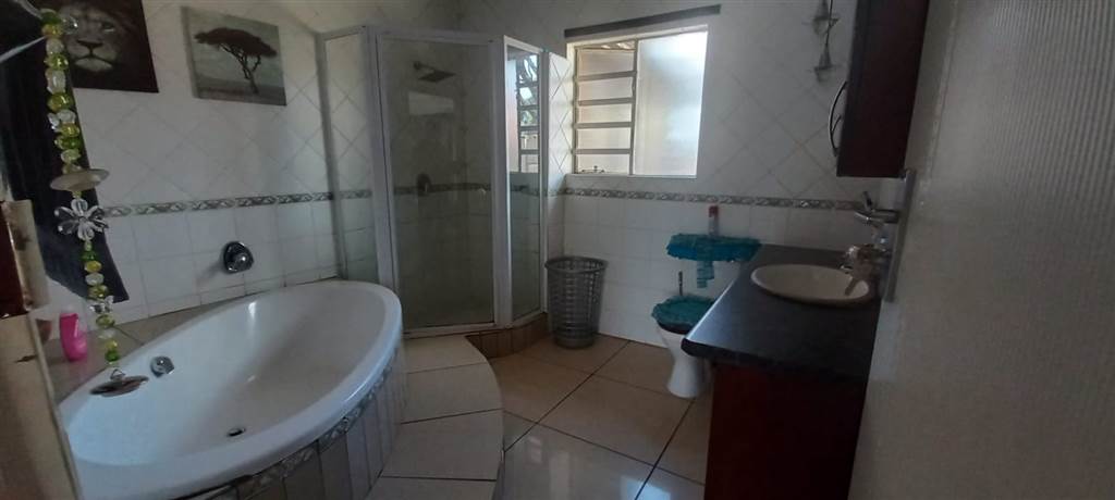 3 Bed House in Bronkhorstspruit photo number 10