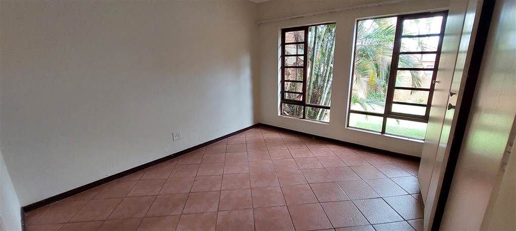 3 Bed Townhouse in Mooikloof Ridge photo number 8