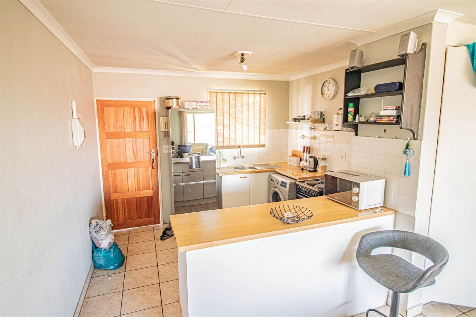 1 Bed Townhouse in Glen Marais photo number 16