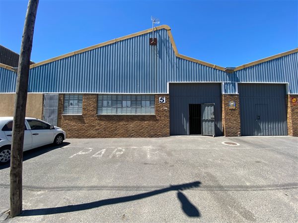 330  m² Industrial space