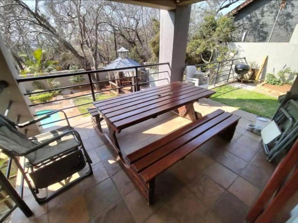 4 Bed House in Pretoria North photo number 8