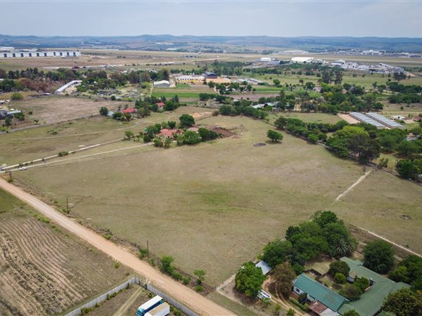 2.2 ha Smallholding in Lanseria and surrounds