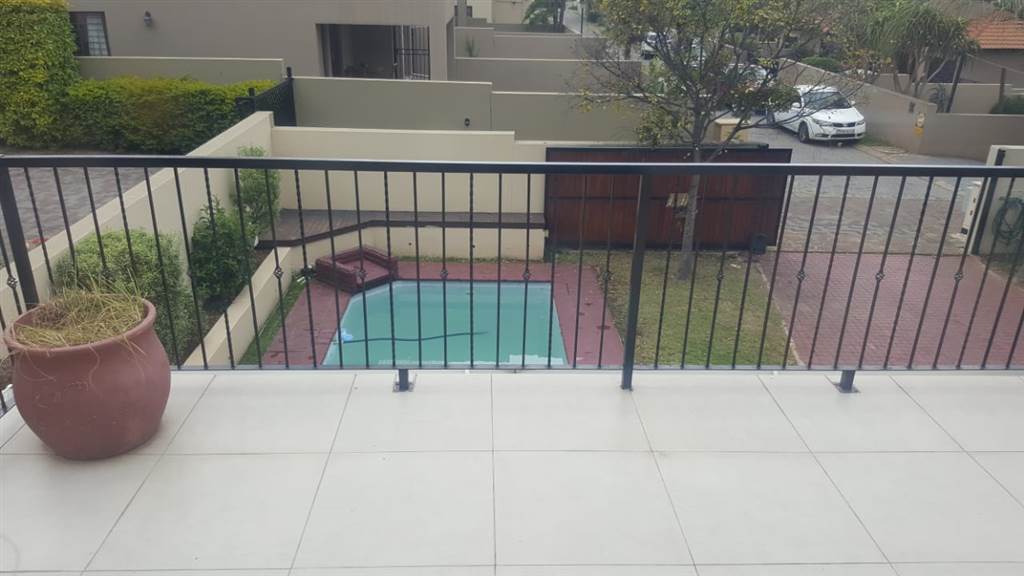 4 Bed House in Fourways photo number 19