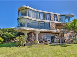 7 Bed House in Umtentweni