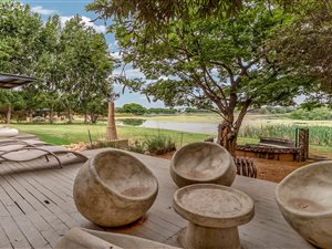 7 Bed House in Silver Lakes Golf Estate