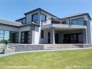 5 Bed House in Bronkhorstbaai