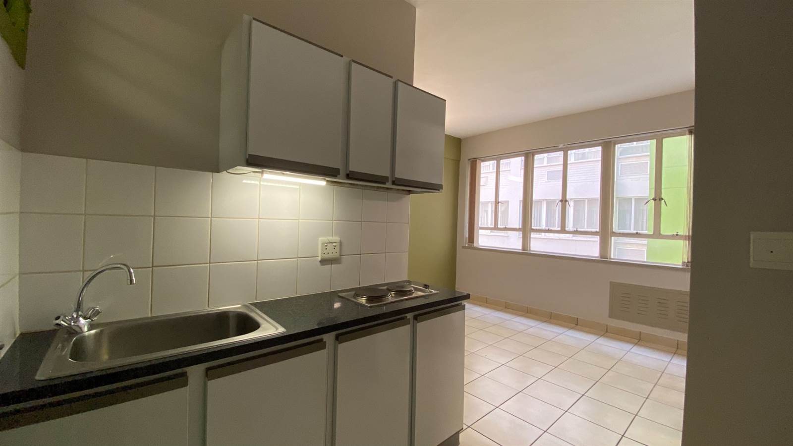 Studio Apartment in Johannesburg Central photo number 5