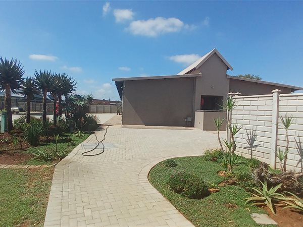 Bachelor apartment in Riversdale