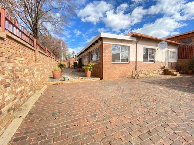 3 Bed House in Turffontein photo number 20