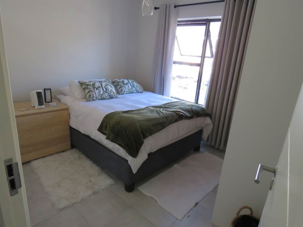 1 Bed Apartment in Gordons Bay Central photo number 4