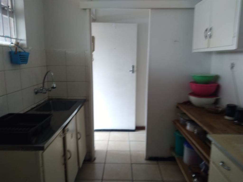 3 Bed Apartment in Pinetown Central photo number 20