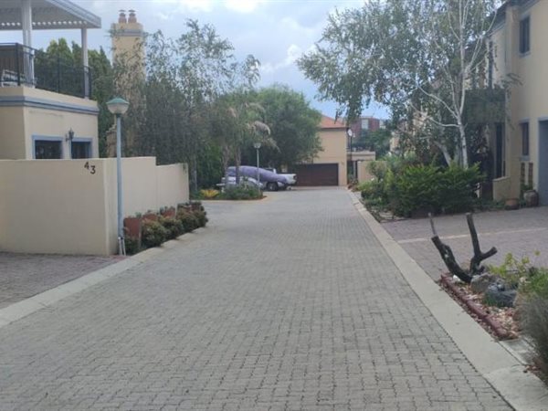 3 Bed Townhouse in Secunda