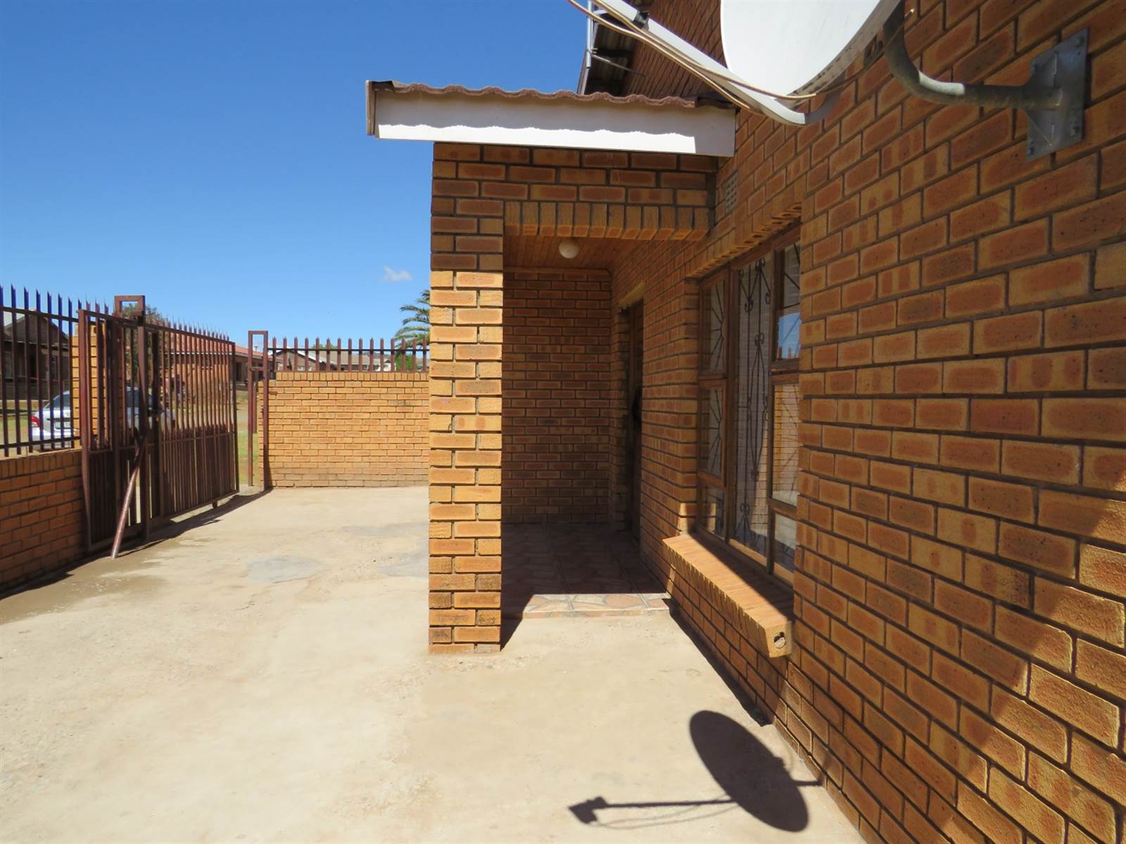 4 Bed House in Mlungisi photo number 15